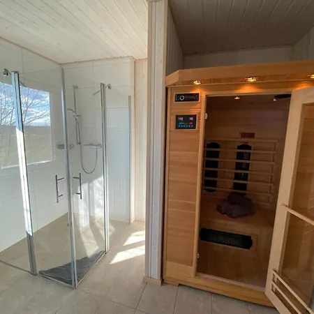 Holiday home Skipper Hus By Seeblick Ferien Oro